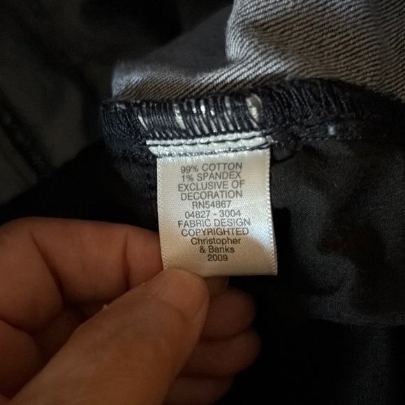 Gently loved Women's Blue Capri Stretch Jeans with Embroidered Hem - Picture 5 of 13